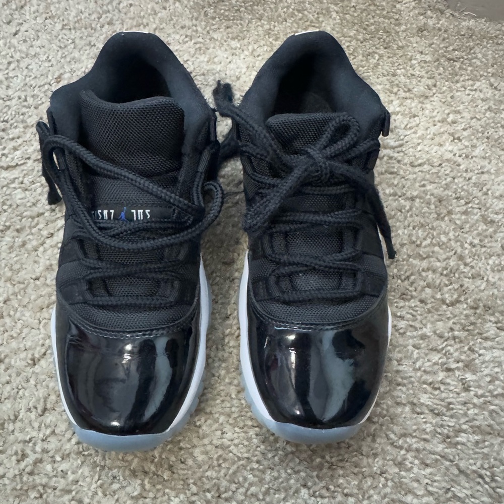 Jordan 11s low top kids